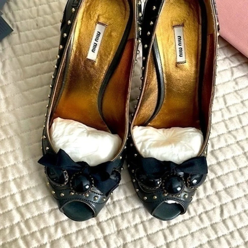 Miu Miu Leather studded peeptoe pumps cabochon & bows size 35